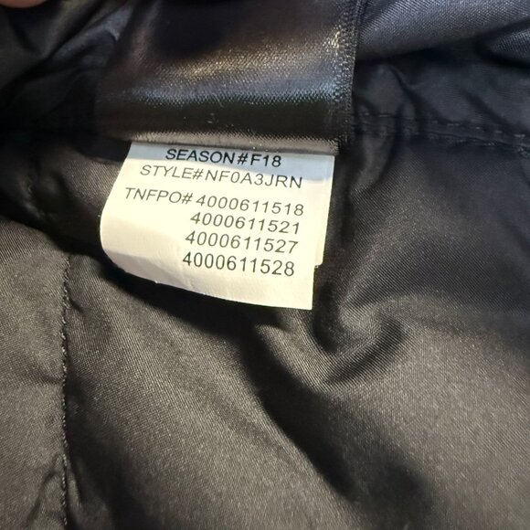 The North Face Aconcagua 550 Down Vest Women’s M Black EUC - Picture 7 of 10